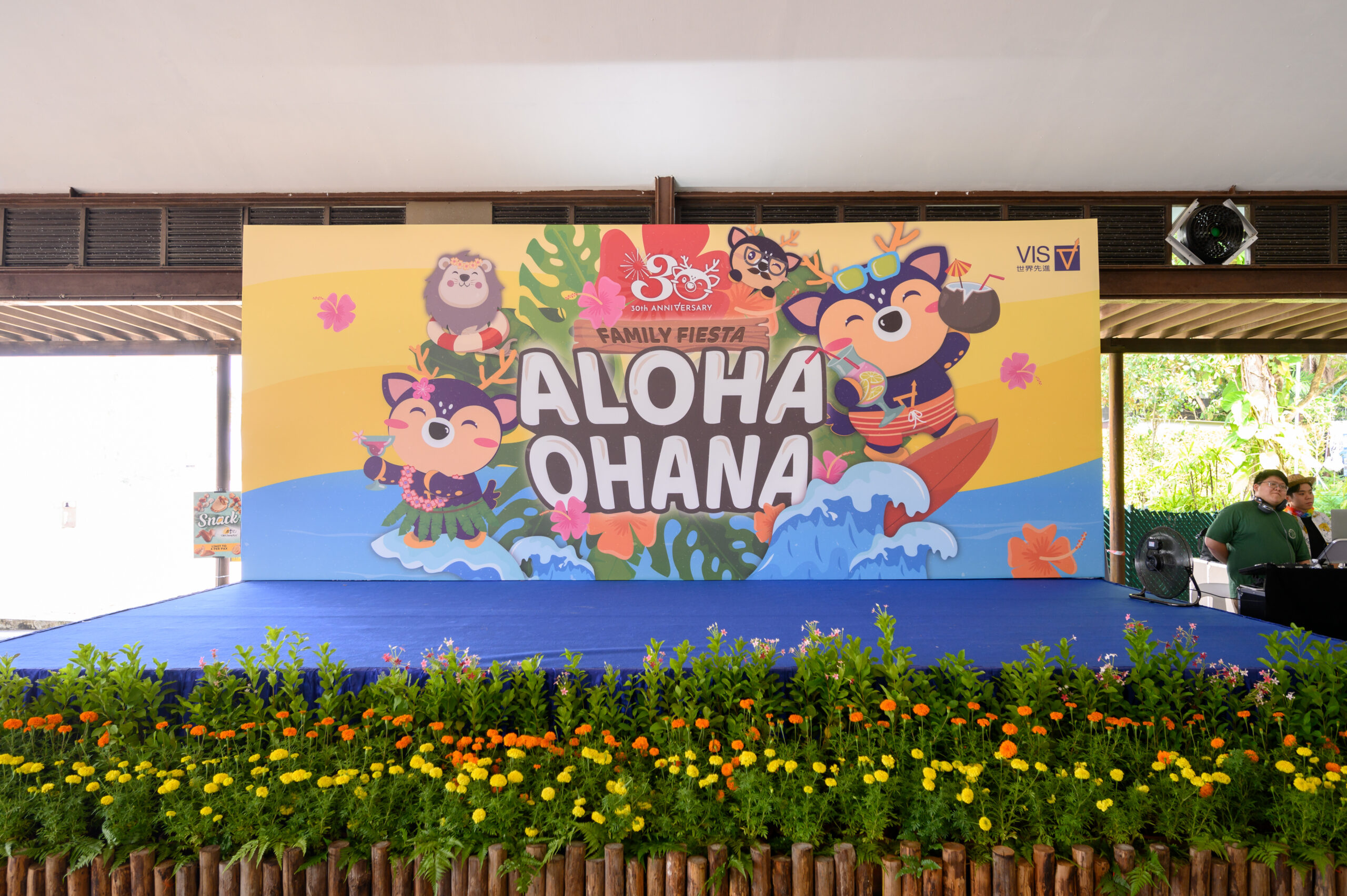 Corporate event company Singapore - outdoor family day event with team building activities